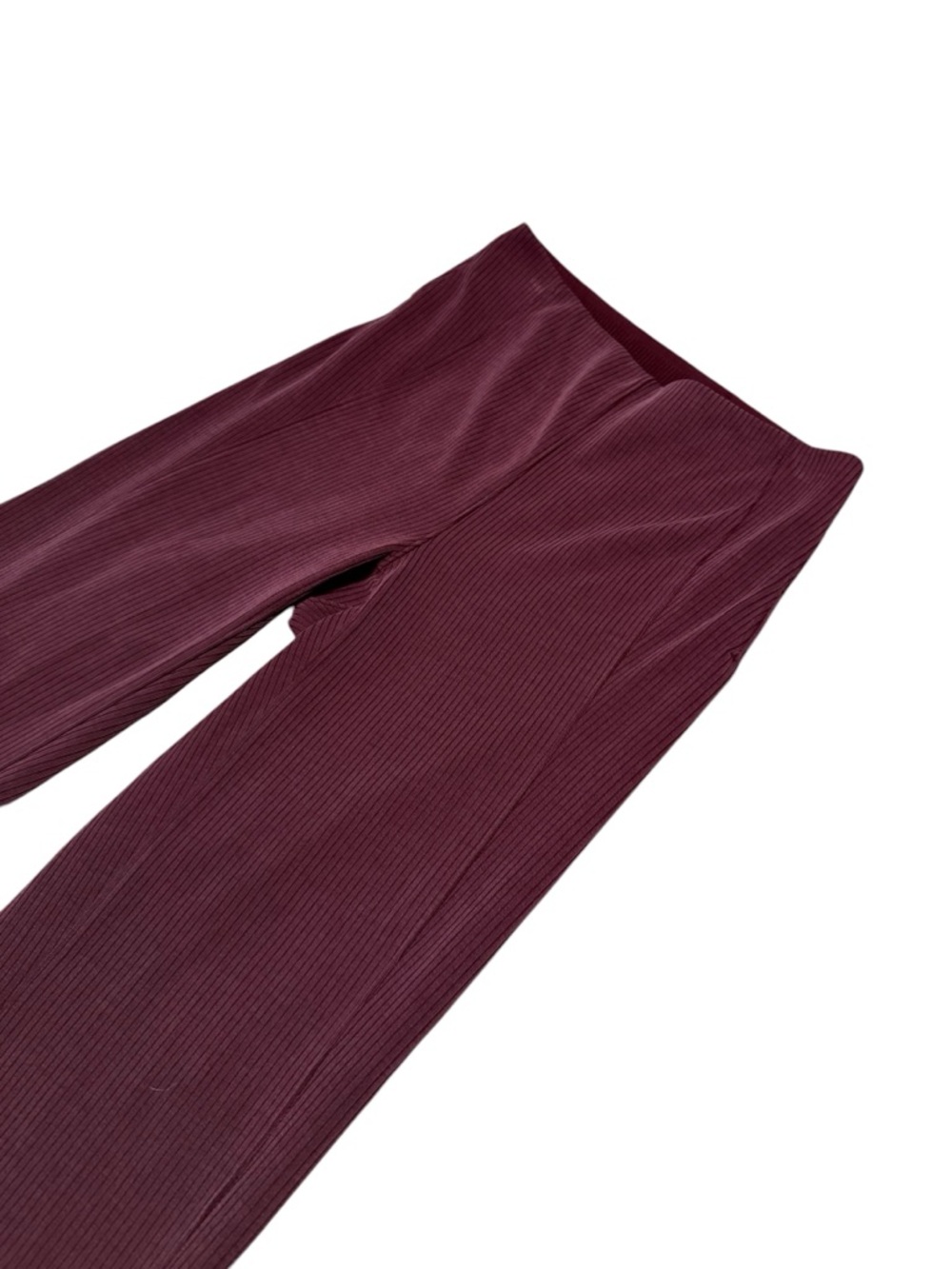 LuluLemon Ribbed Softstreme Flared Pant
Regular in Garnet Size 4 - Picture 4 of 7